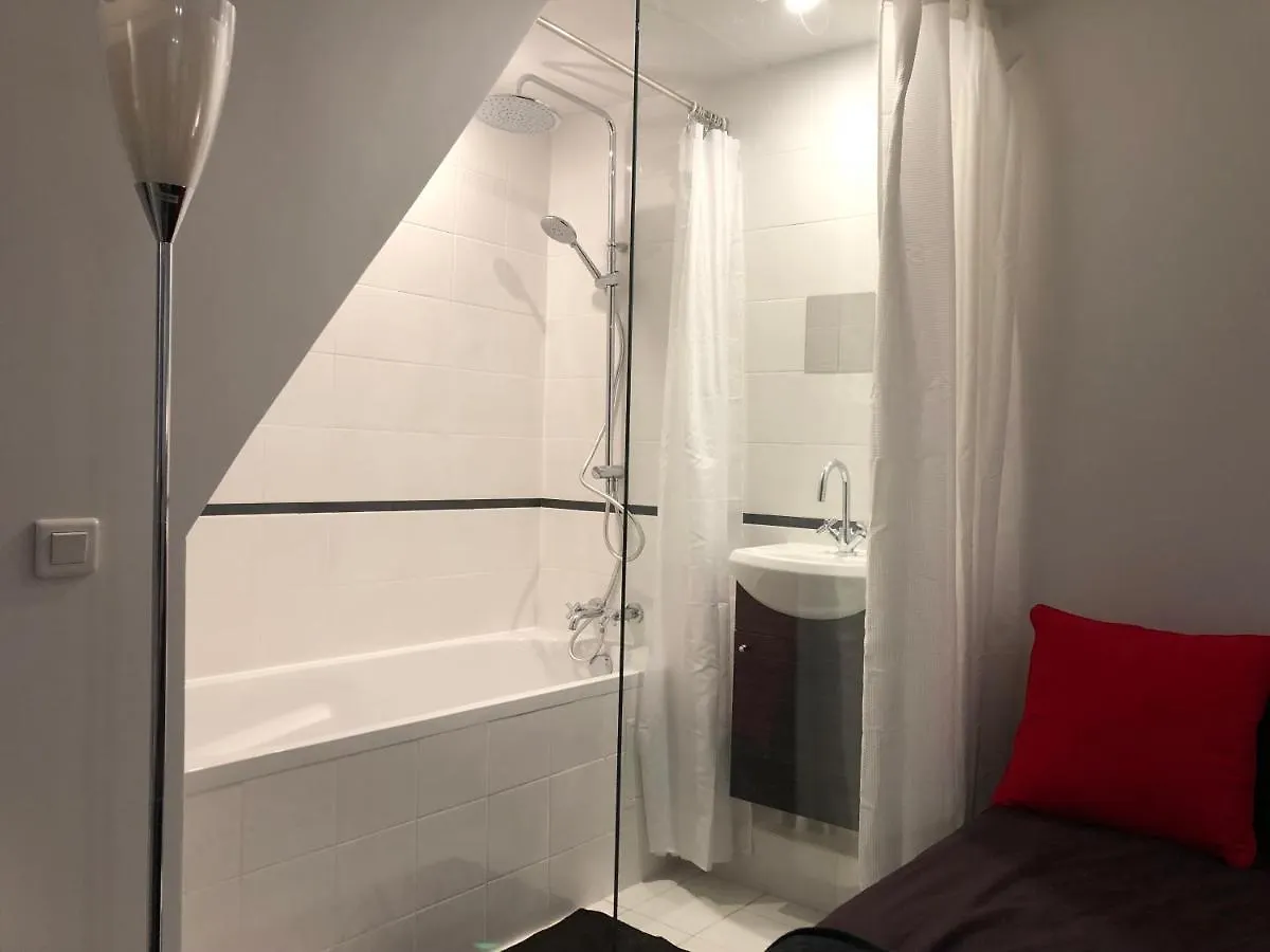 Apartment Cite Pilleux - Charming Studio In A Flowery Pedestrian Lane Paris
